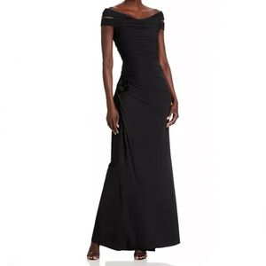 New Chiara Boni La Petite Robe Soetsu Off-the-Shoulder Gown in Black Size 6